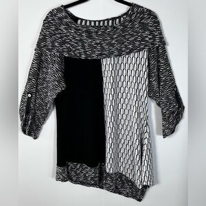 Calessa Lagenlook Artsy Abstract Black & White Cowl Neck Asymmetrical Tunic Sz M